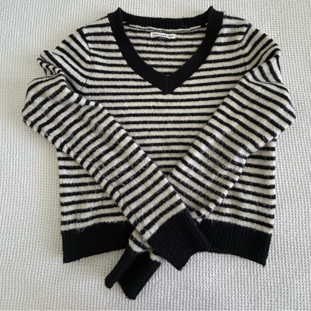 AE Striped V-Neck Sweater - Black and White